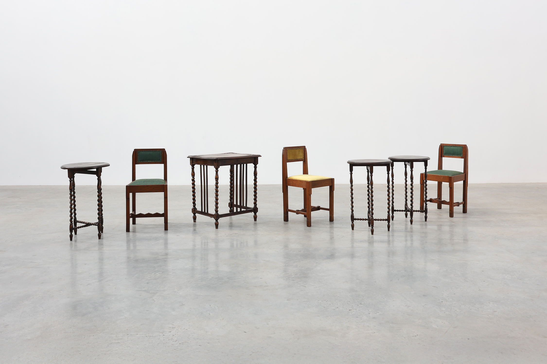 Set of Four Oak Barley Twist Nesting Tables, England, circa 1900thumbnail